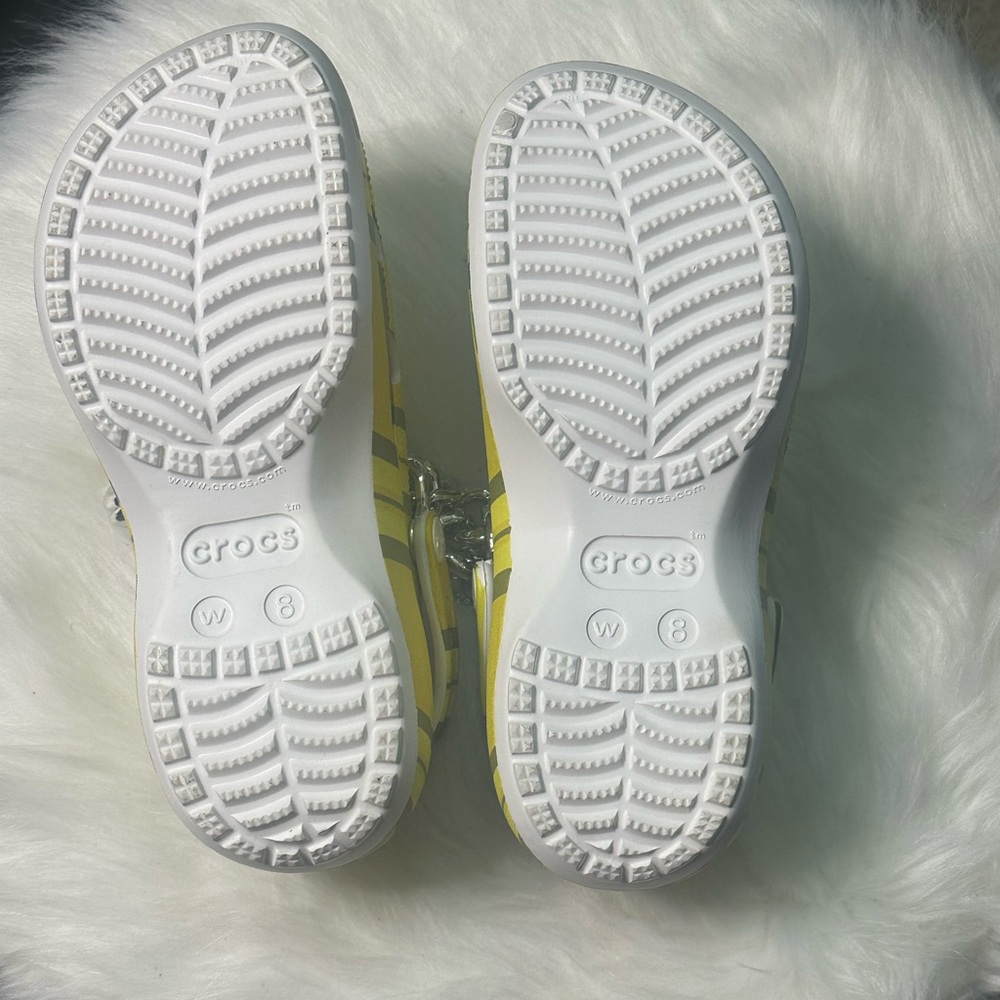 Clueless Crocs - Picture 9 of 10